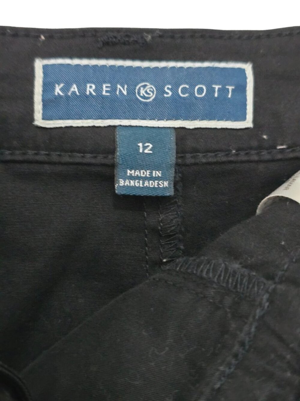 Karen Scott Black Skort Skirt w. Embroidered Flowers Size 12 - Picture 6 of 9